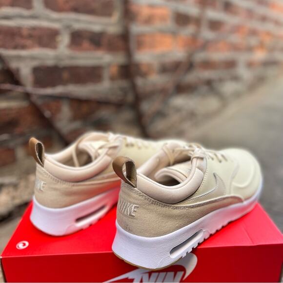 NEW Size 9 Nike Air Max Thea Premium Women's Shoes Beach/Metallic Gold/Sail - Picture 6 of 9